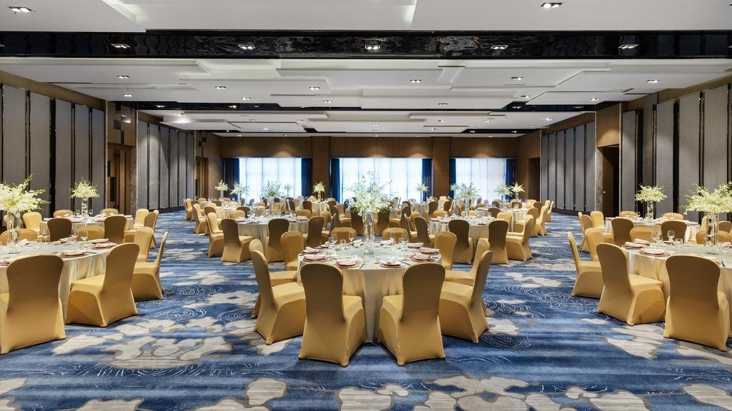 Courtyard Hotel custom carpet interior